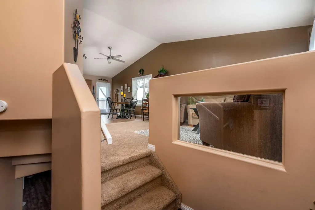 2205 51 Avenue Lloydminster AB T9V 3H4