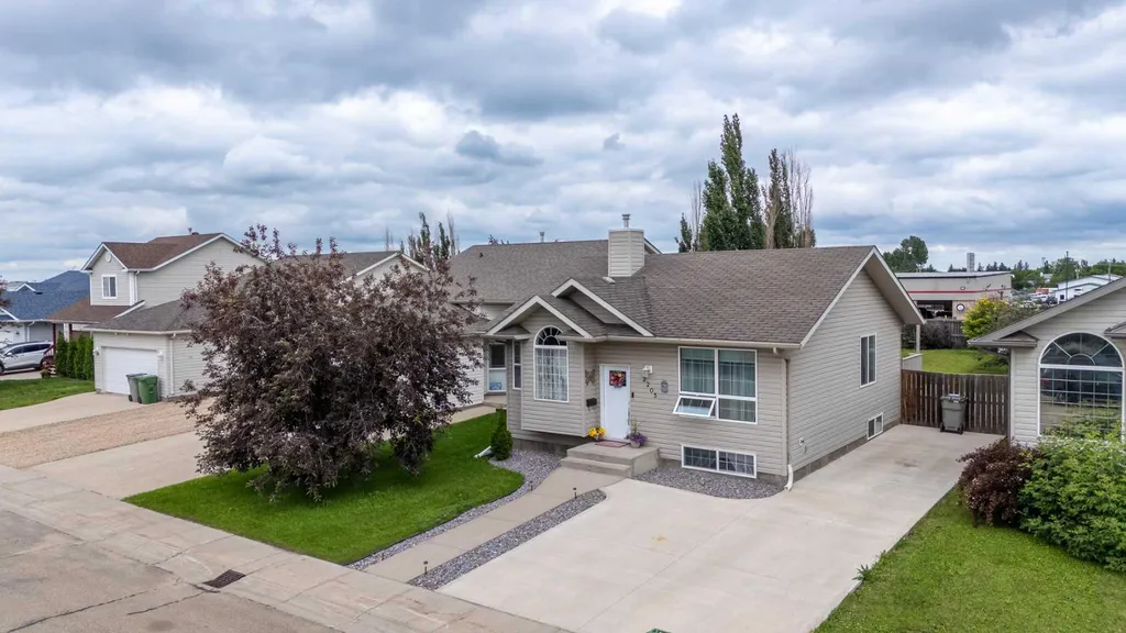 2205 51 Avenue Lloydminster AB T9V 3H4
