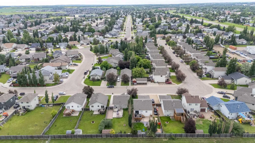 2205 51 Avenue Lloydminster AB T9V 3H4