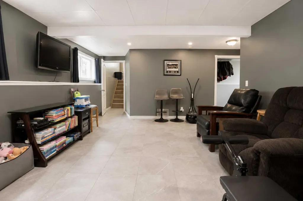 10410 119 Avenue Grande Prairie AB T8V 7L8