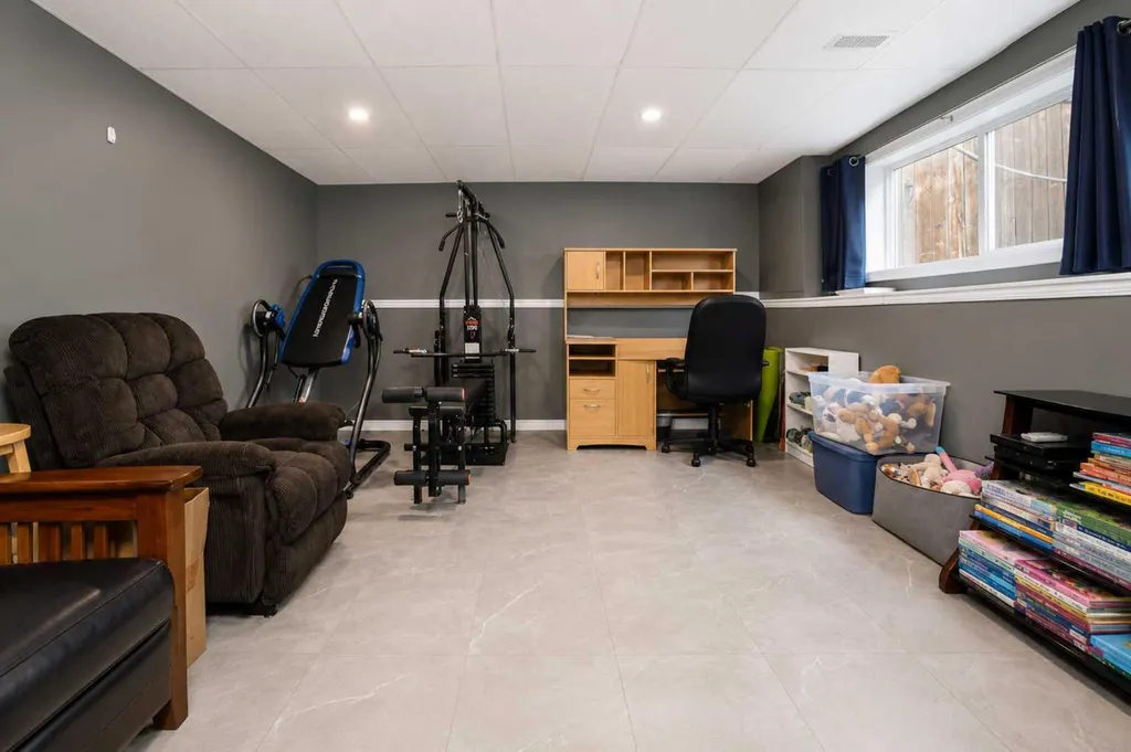 10410 119 Avenue Grande Prairie AB T8V 7L8