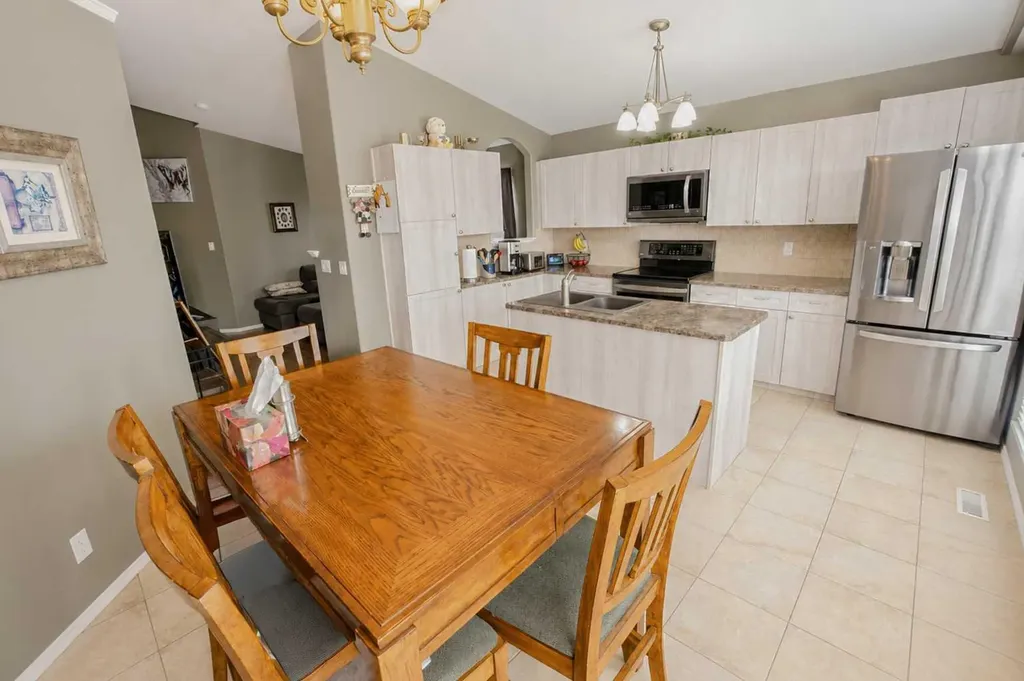 10410 119 Avenue Grande Prairie AB T8V 7L8