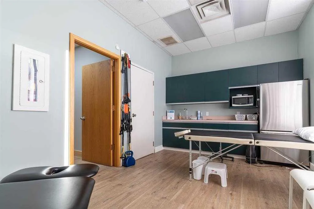 137 Second Avenue Strathmore AB T1P 1K2