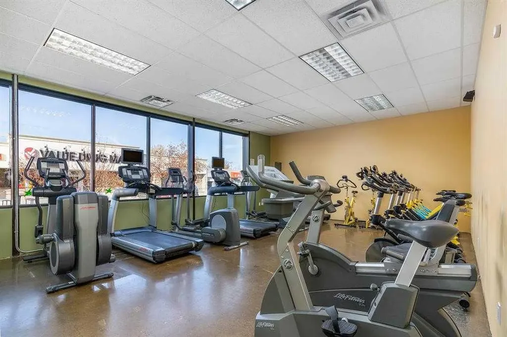 137 Second Avenue Strathmore AB T1P 1K2