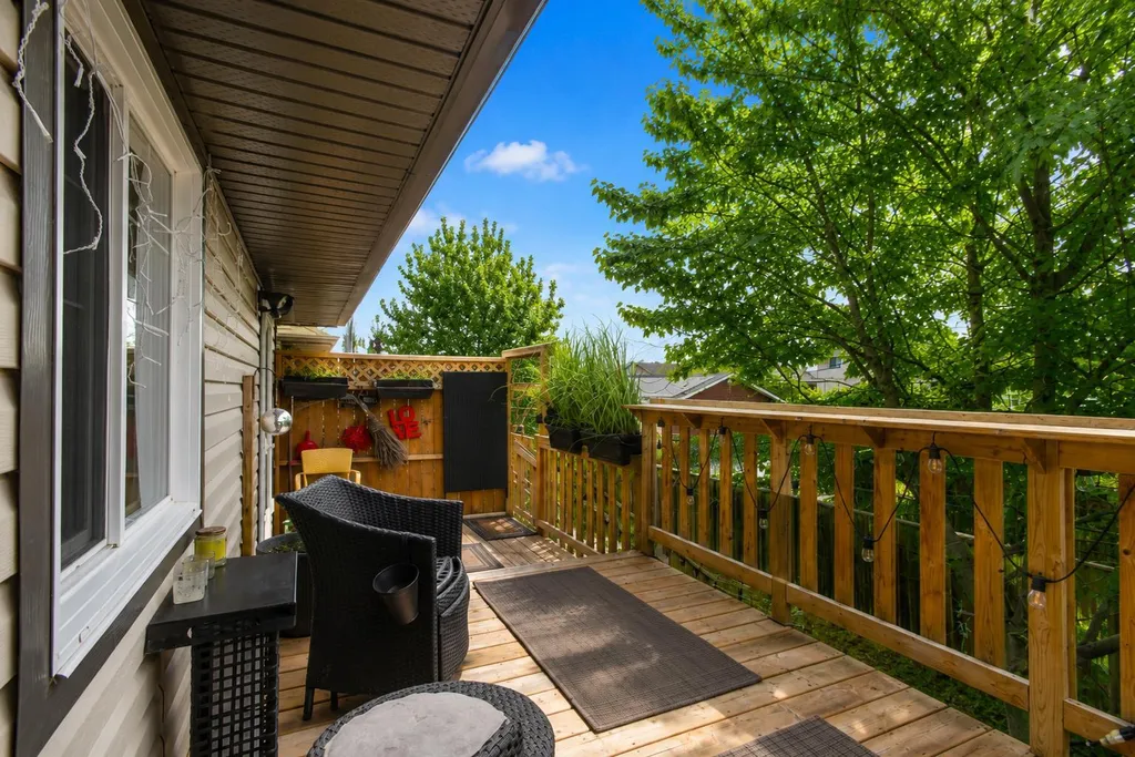 114 Redwood Boulevard Springbrook AB T4S 0J5