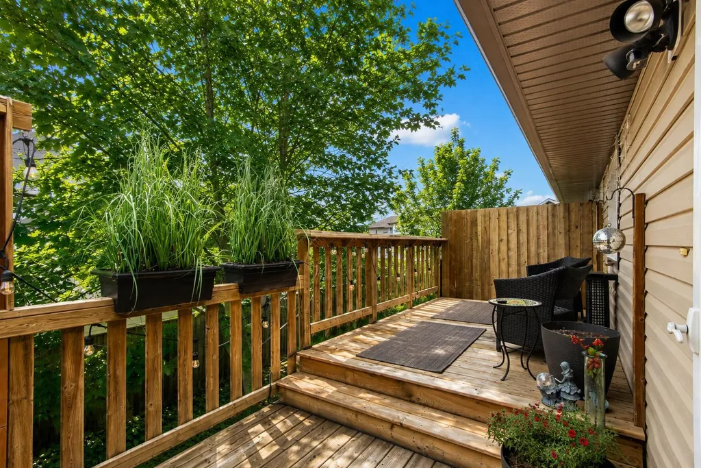 114 Redwood Boulevard Springbrook AB T4S 0J5