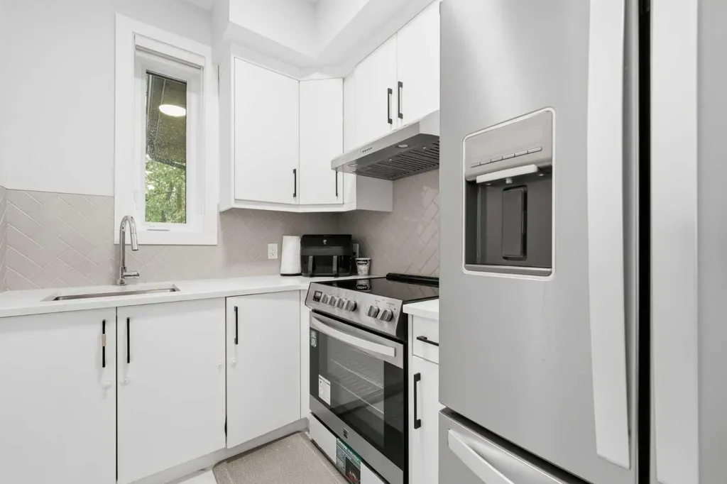 105 Rockhaven Green NW Calgary AB T3G 0C5