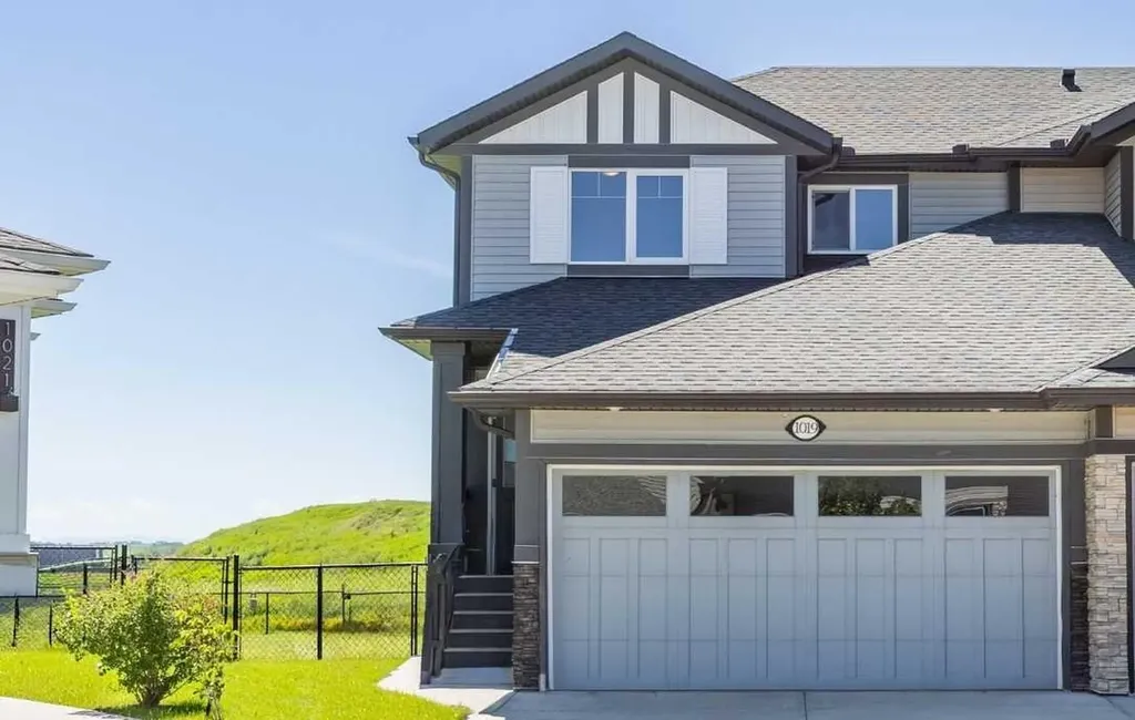 1019 Shantz Place Crossfield AB T0M0S0