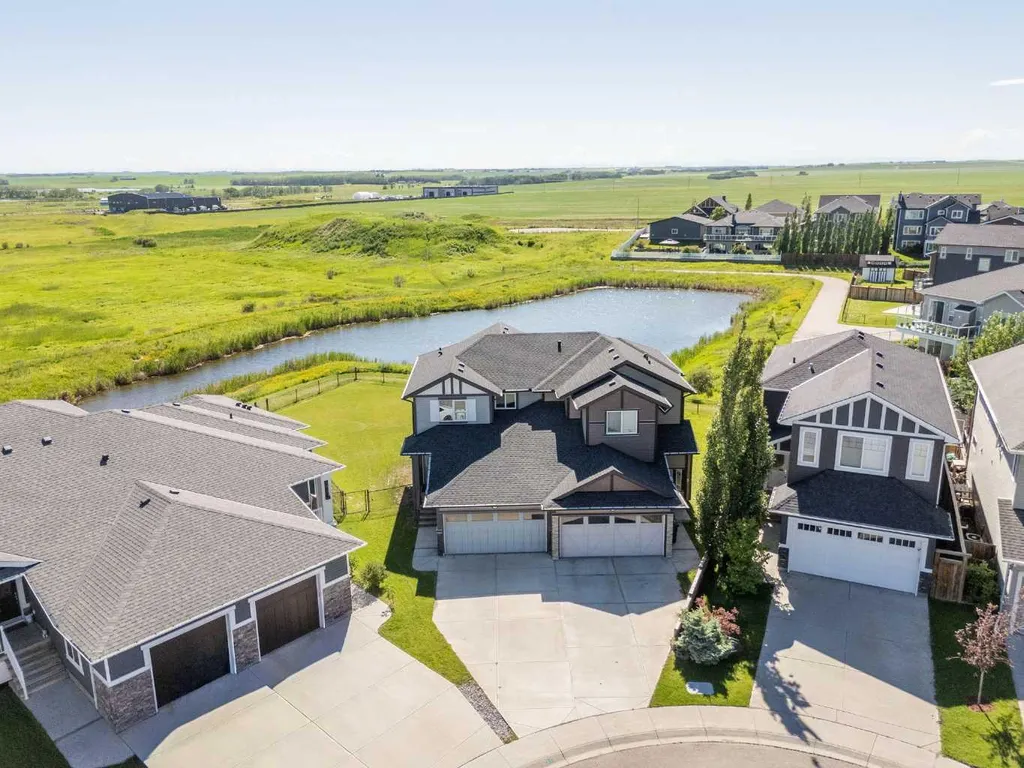 1019 Shantz Place Crossfield AB T0M0S0
