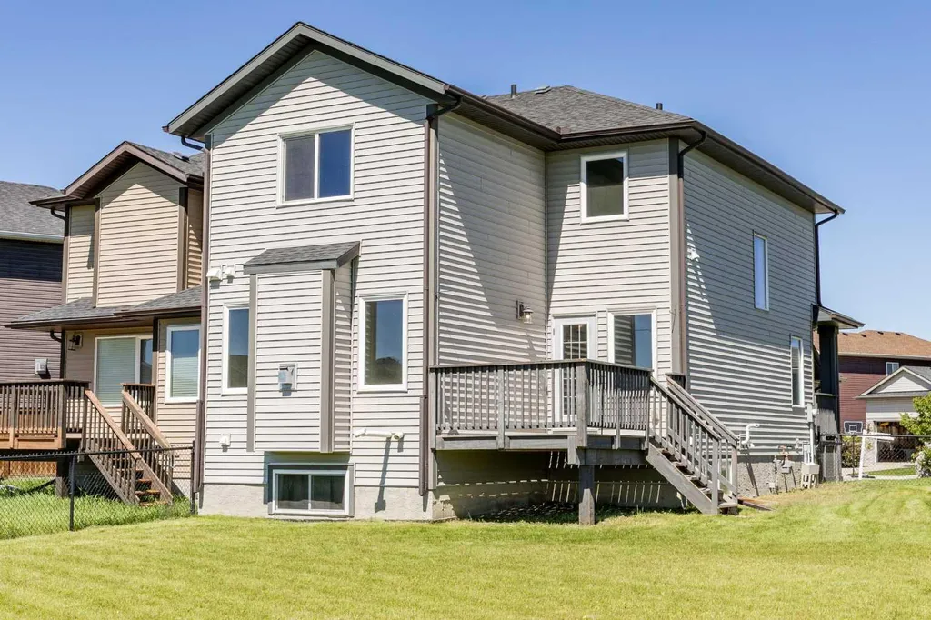 1019 Shantz Place Crossfield AB T0M0S0