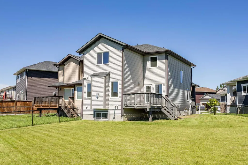 1019 Shantz Place Crossfield AB T0M0S0