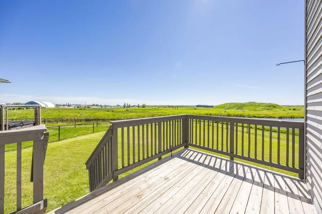 1019 Shantz Place Crossfield AB T0M0S0