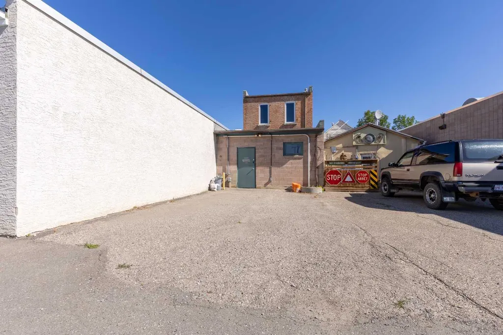 258 24 Street Fort Macleod AB T0L0Z0