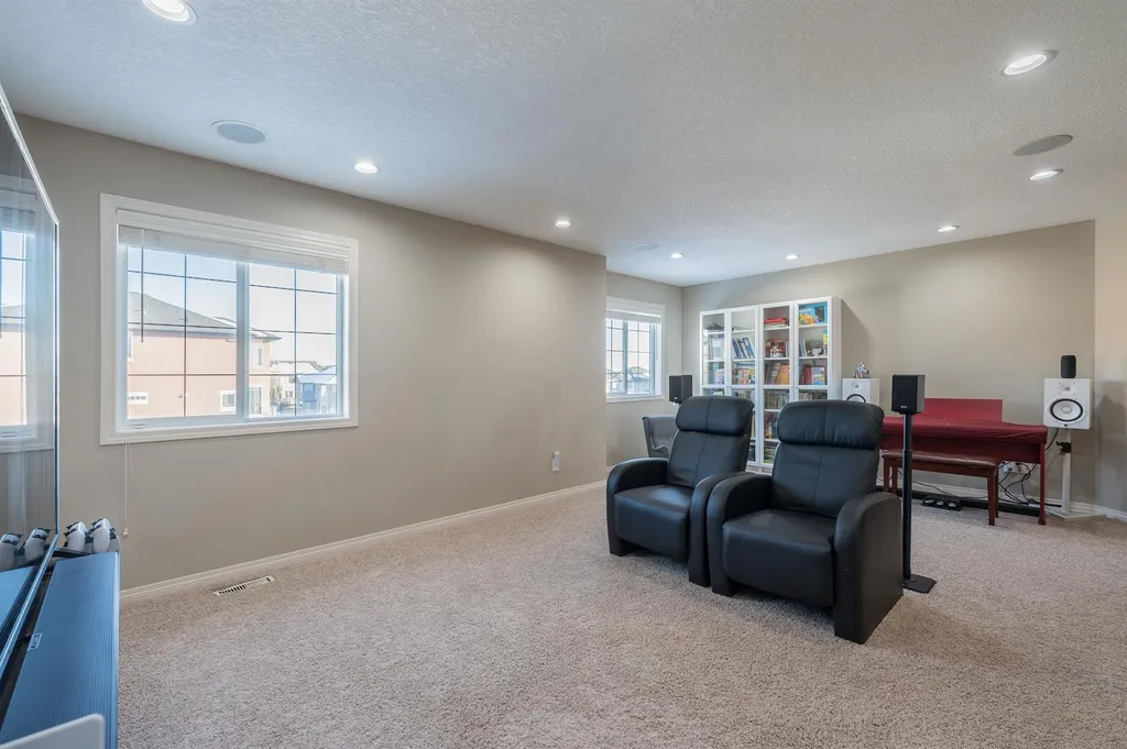 7 Aspen Stone Grove SW Calgary AB T3H 0H3