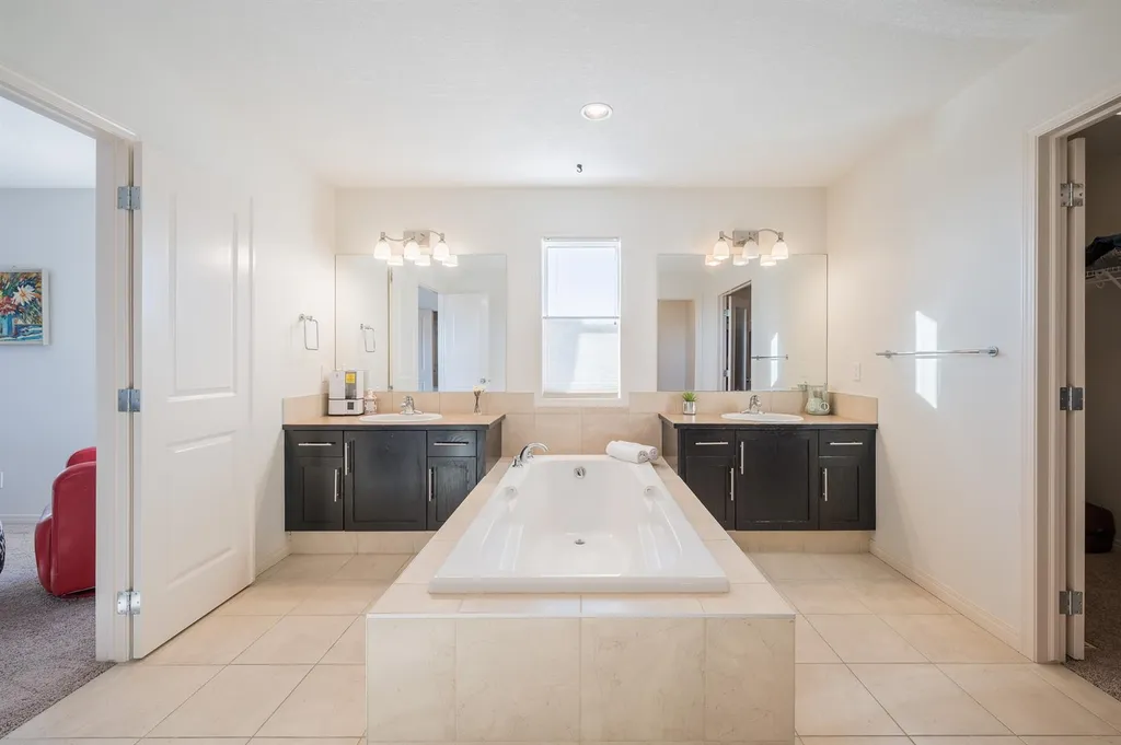 7 Aspen Stone Grove SW Calgary AB T3H 0H3
