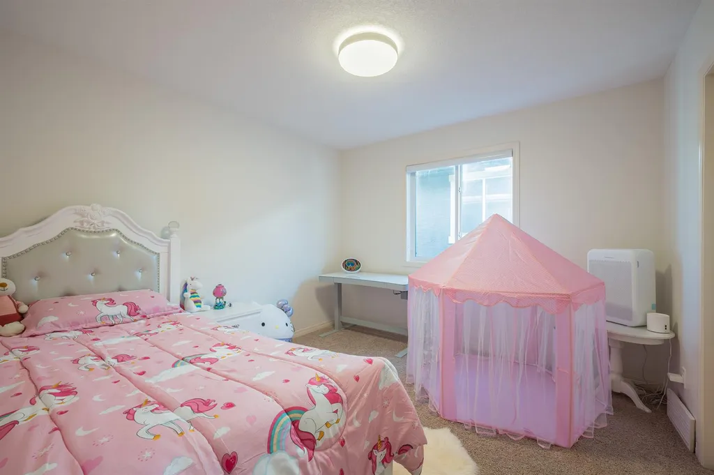 7 Aspen Stone Grove SW Calgary AB T3H 0H3