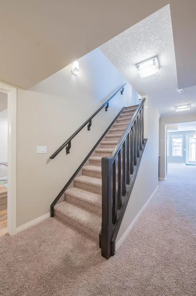 7 Aspen Stone Grove SW Calgary AB T3H 0H3