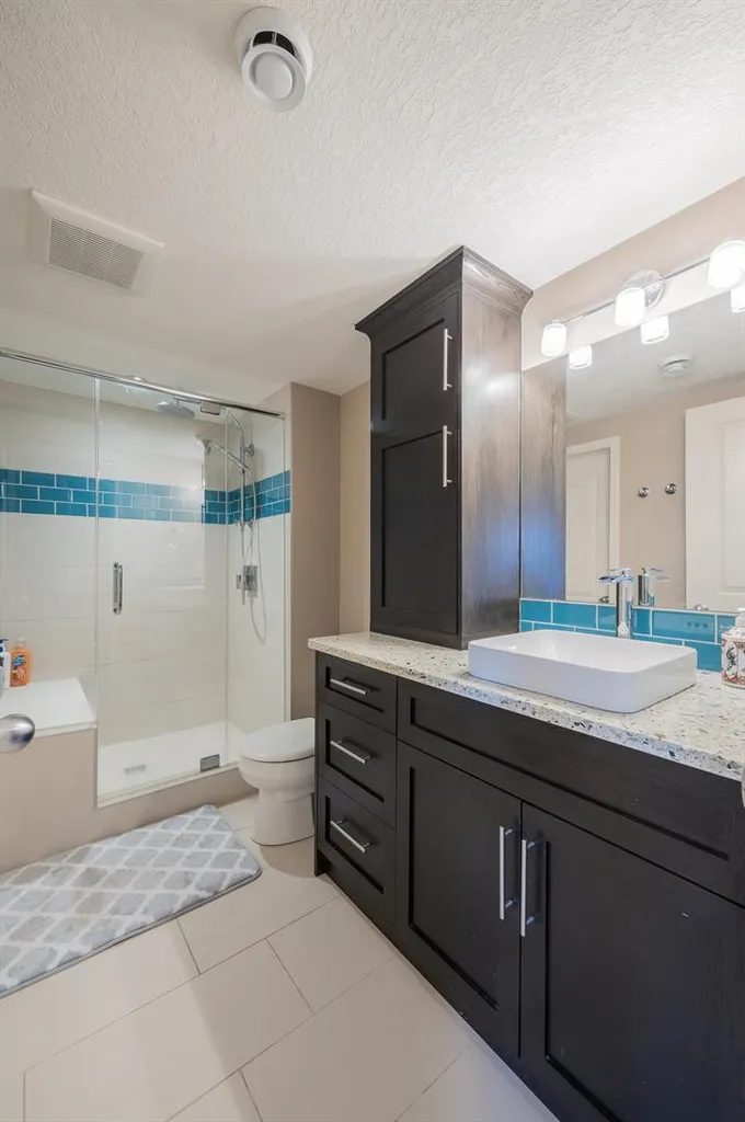 7 Aspen Stone Grove SW Calgary AB T3H 0H3