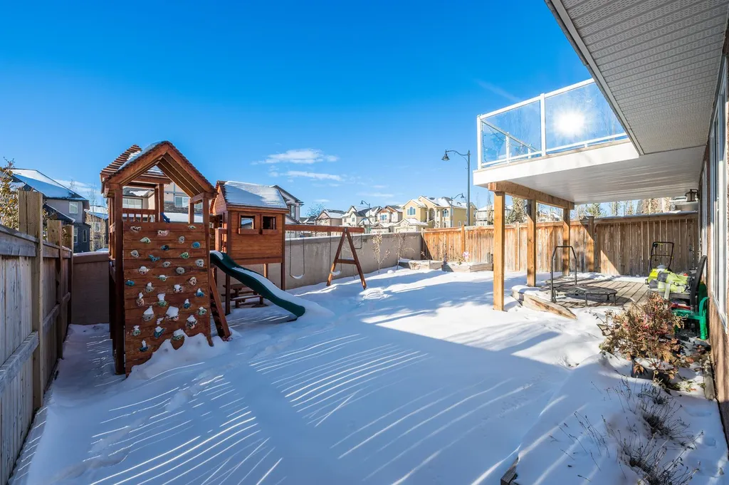 7 Aspen Stone Grove SW Calgary AB T3H 0H3