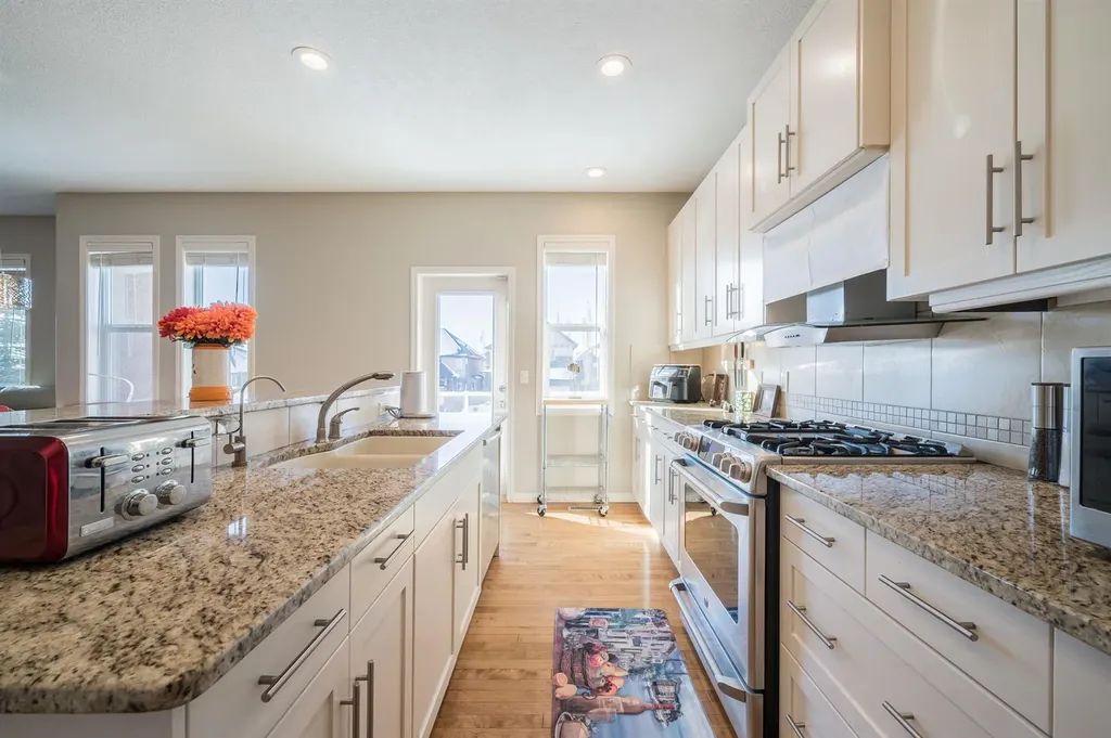 7 Aspen Stone Grove SW Calgary AB T3H 0H3