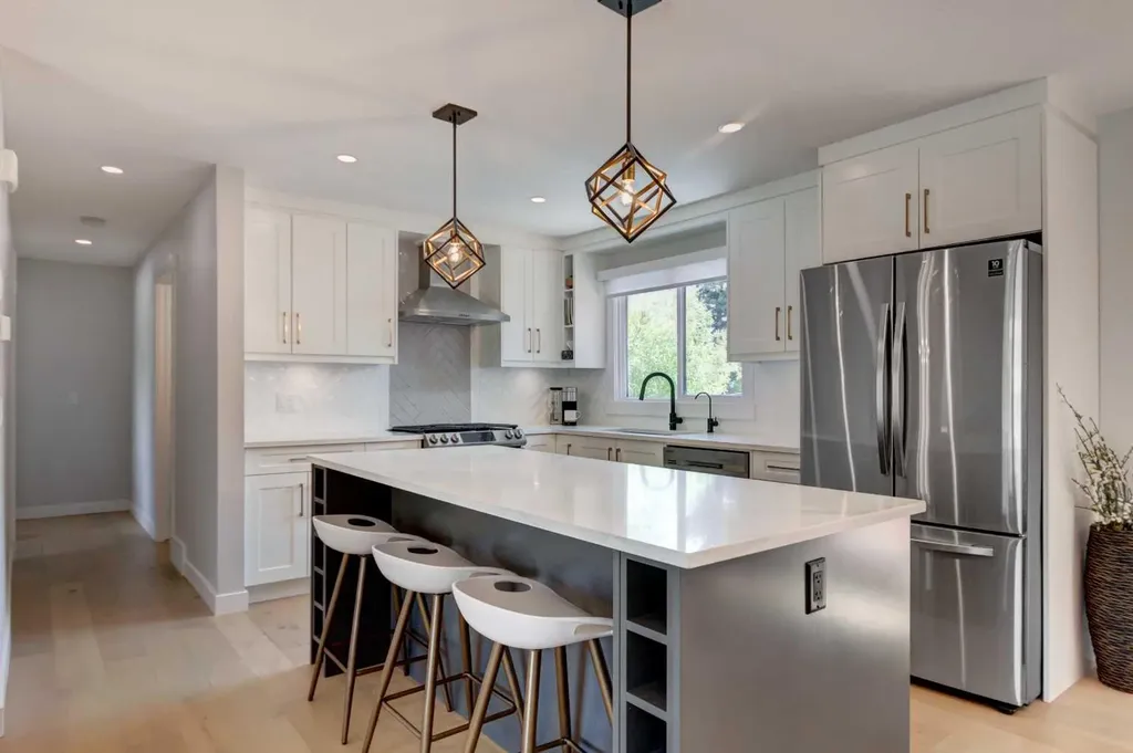 12055 Canaveral Road SW Calgary AB T2W 1N7