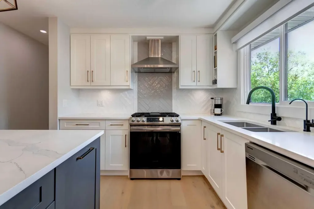12055 Canaveral Road SW Calgary AB T2W 1N7