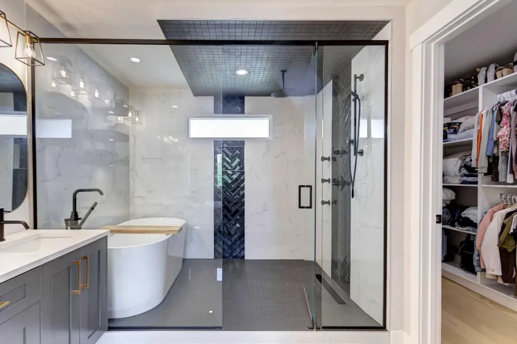 12055 Canaveral Road SW Calgary AB T2W 1N7