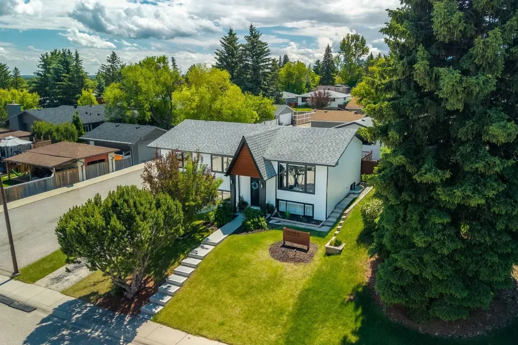 12055 Canaveral Road SW Calgary AB T2W 1N7