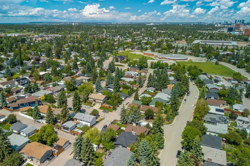 12055 Canaveral Road SW Calgary AB T2W 1N7