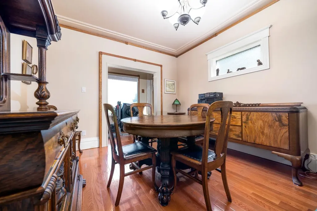 340 5 Street SE Medicine Hat AB T1A 0M8