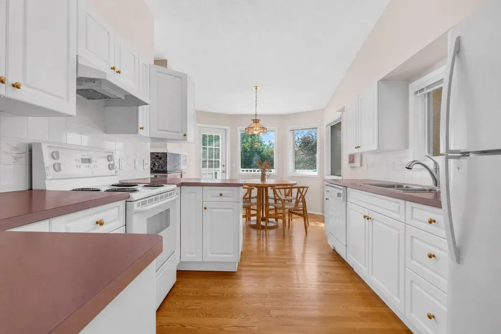58 Evergreen Bay SW Calgary AB T2Y 3E9