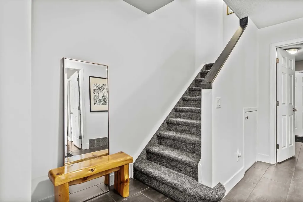 601 4 Canmore AB T1W 2G7
