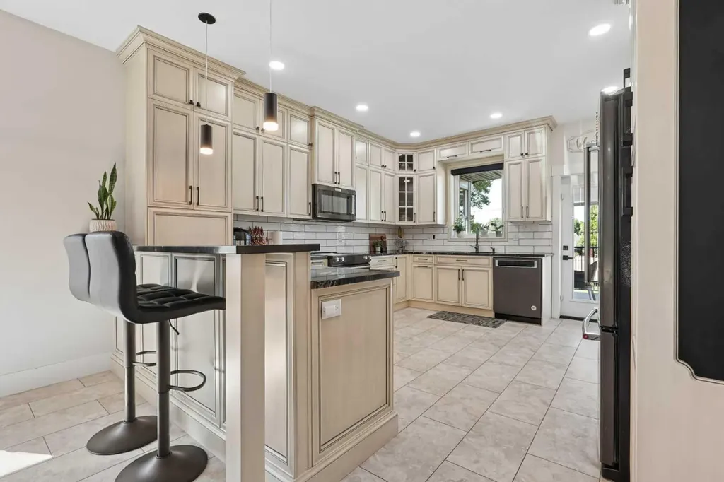 552 Rogers Avenue Picture Butte AB T0K 1V0