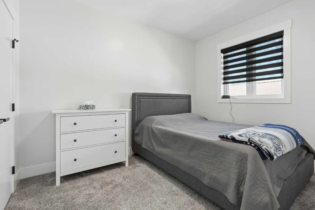 552 Rogers Avenue Picture Butte AB T0K 1V0