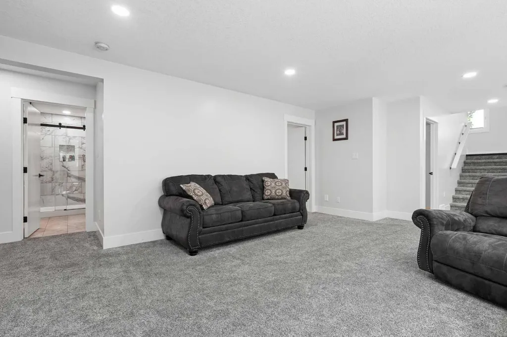 552 Rogers Avenue Picture Butte AB T0K 1V0