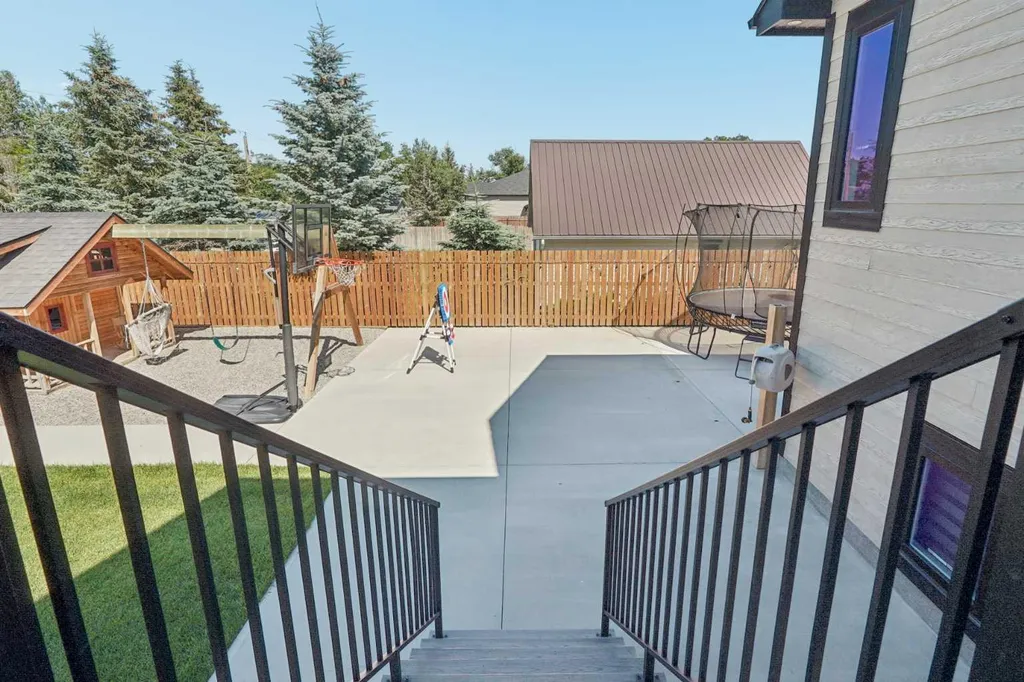 552 Rogers Avenue Picture Butte AB T0K 1V0