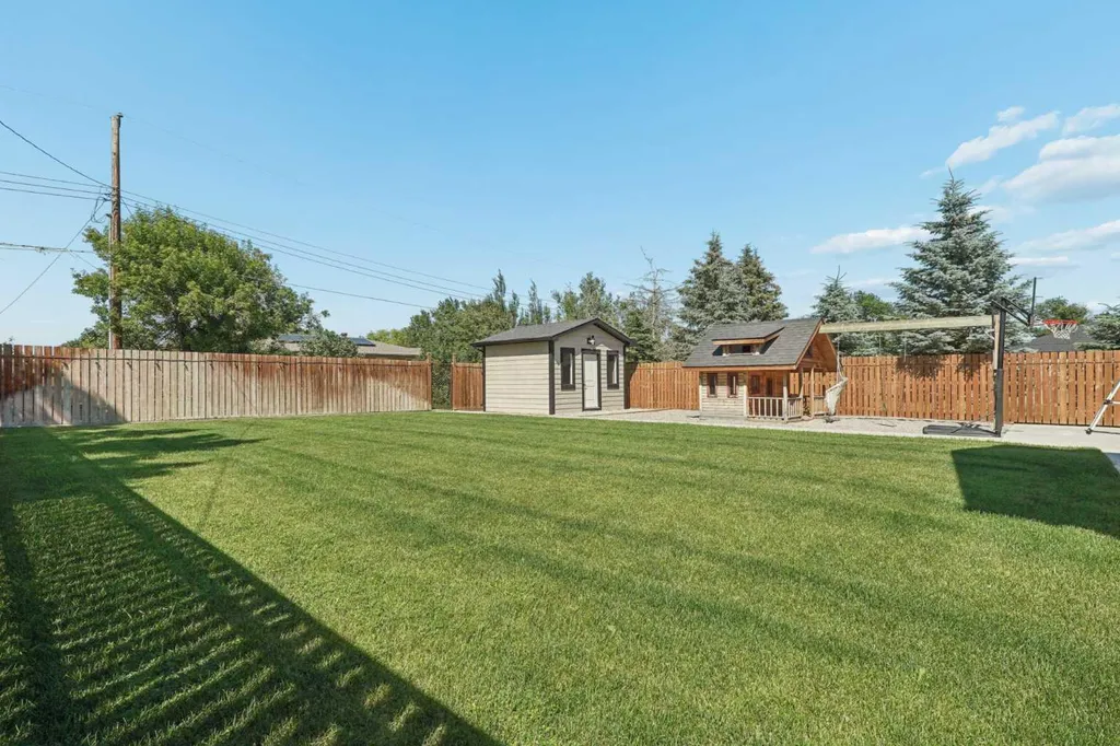 552 Rogers Avenue Picture Butte AB T0K 1V0