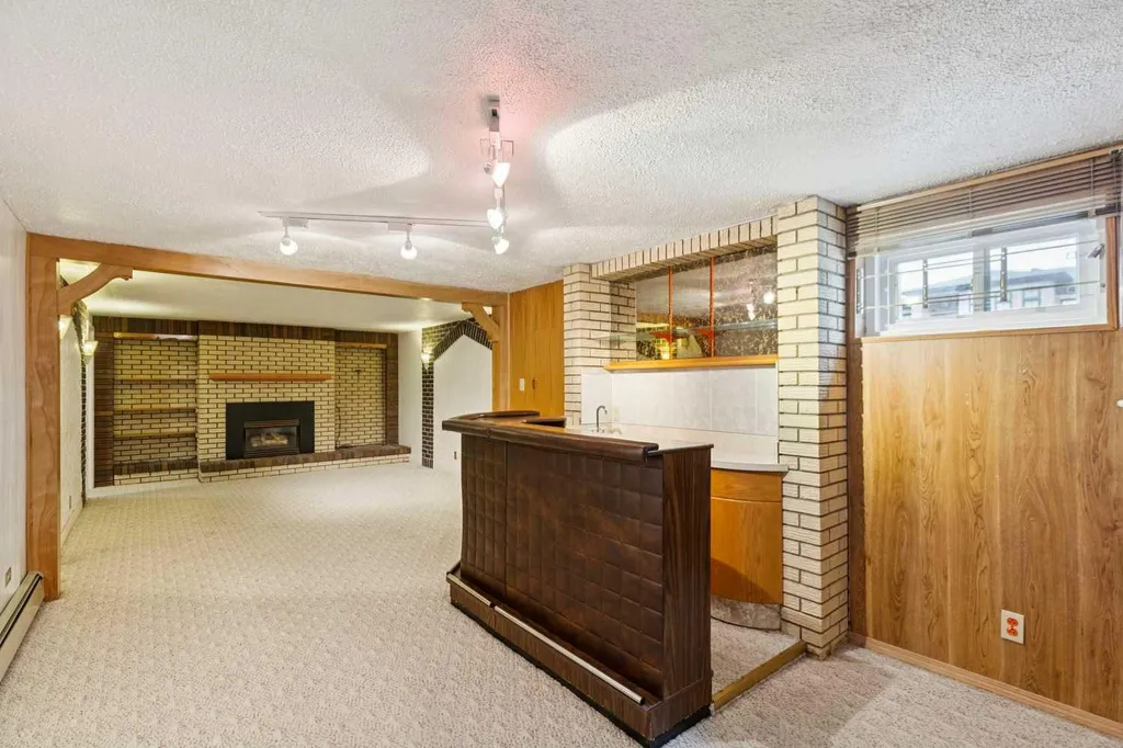 47 Montrose Crescent NE Calgary AB T3E5P3