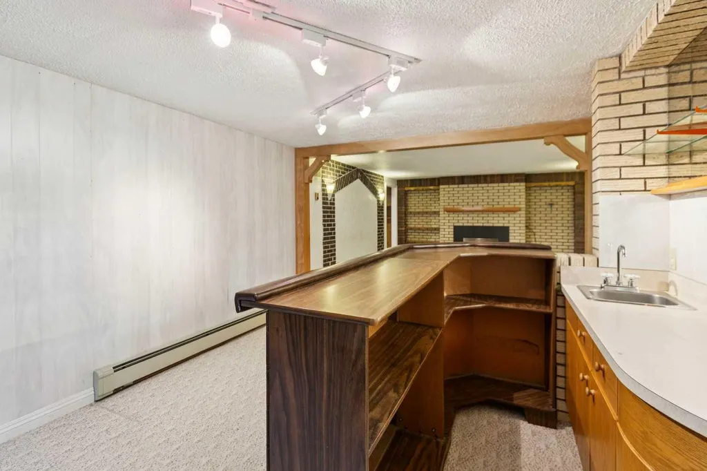 47 Montrose Crescent NE Calgary AB T3E5P3