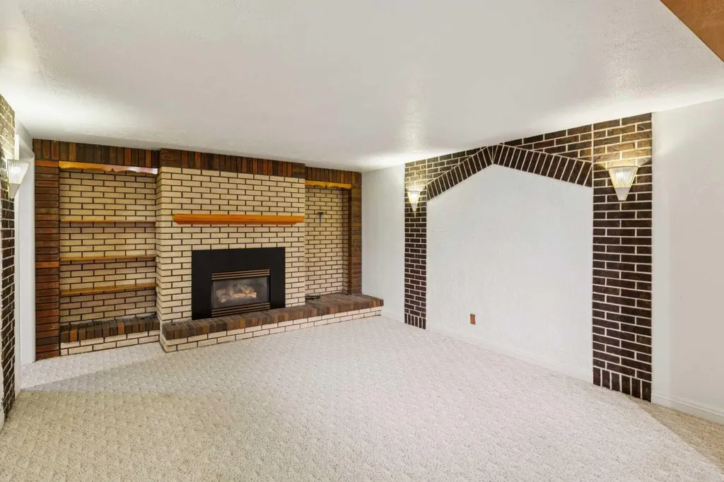47 Montrose Crescent NE Calgary AB T3E5P3
