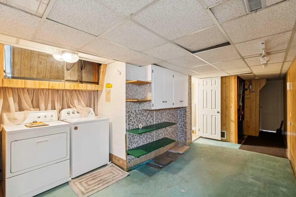 47 Montrose Crescent NE Calgary AB T3E5P3