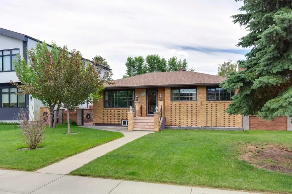 47 Montrose Crescent NE Calgary AB T3E5P3