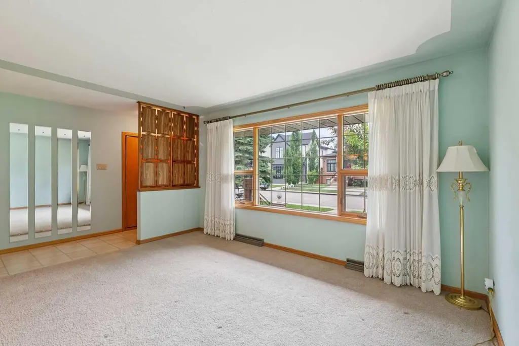 47 Montrose Crescent NE Calgary AB T3E5P3