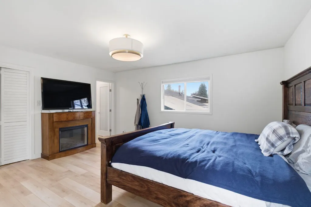 4752 Nipawin Crescent NW Calgary AB t2K 2h9