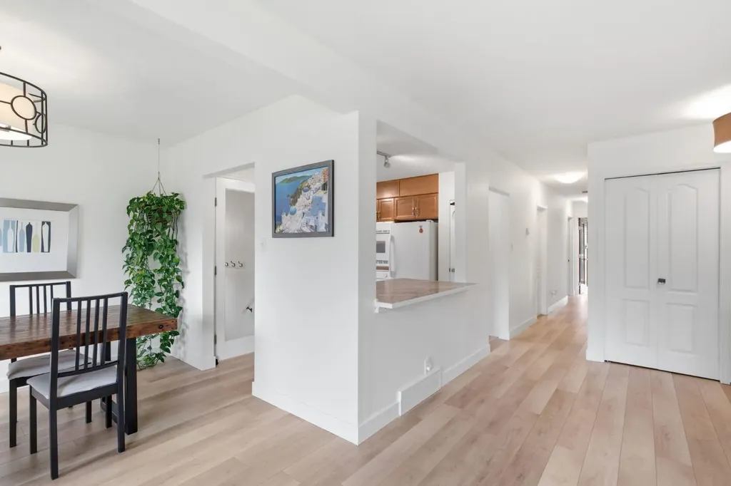 4752 Nipawin Crescent NW Calgary AB t2K 2h9