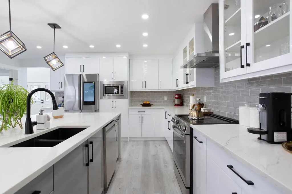 42 Kingsland Place SE Airdrie AB T4A 0C7