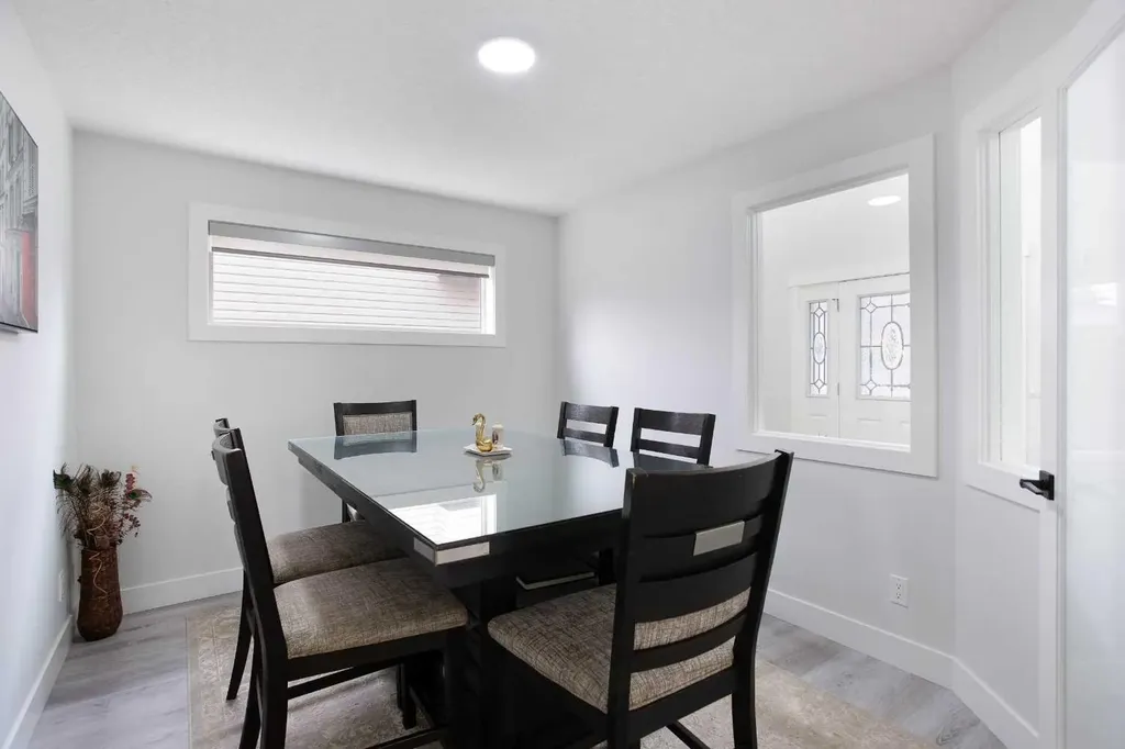 42 Kingsland Place SE Airdrie AB T4A 0C7