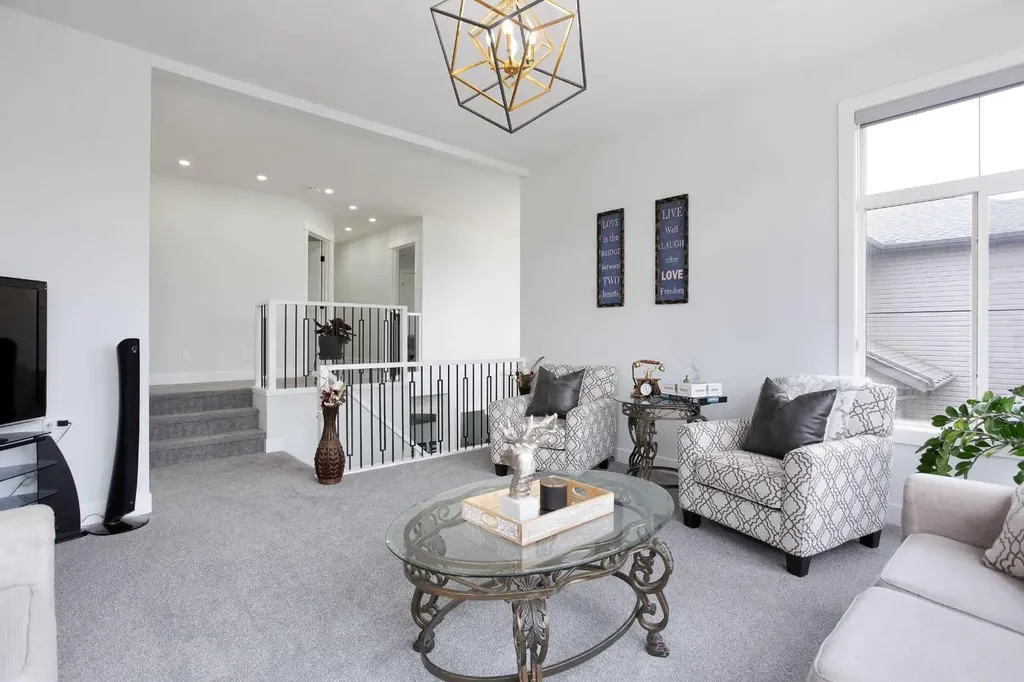 42 Kingsland Place SE Airdrie AB T4A 0C7