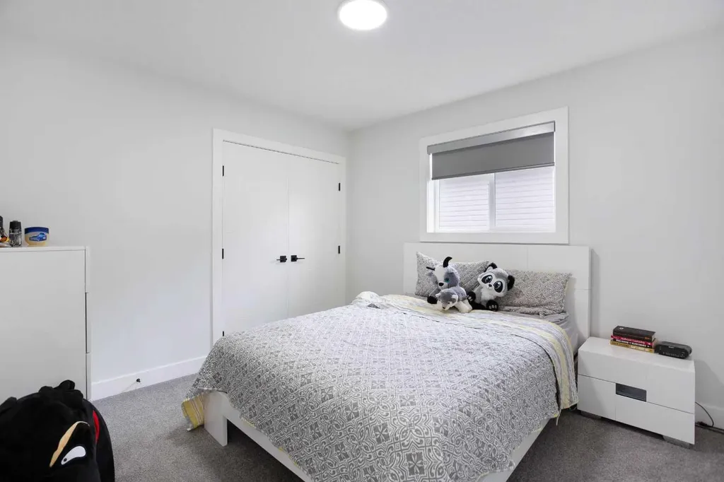 42 Kingsland Place SE Airdrie AB T4A 0C7