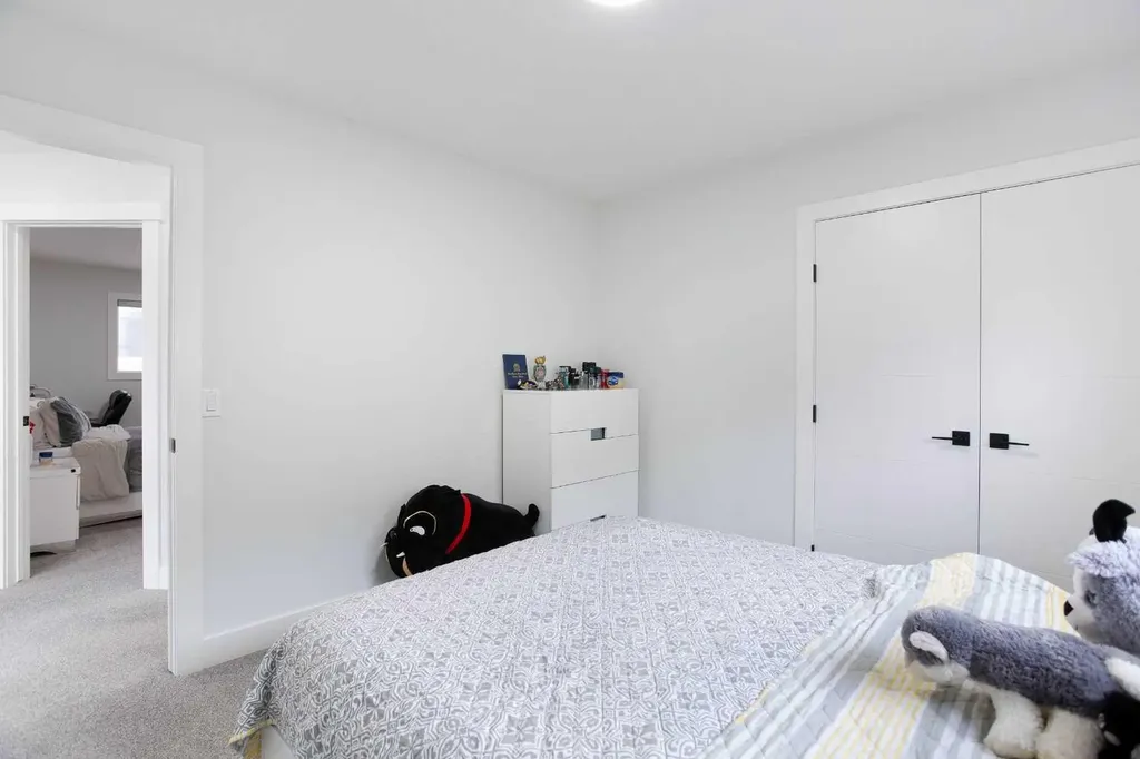 42 Kingsland Place SE Airdrie AB T4A 0C7